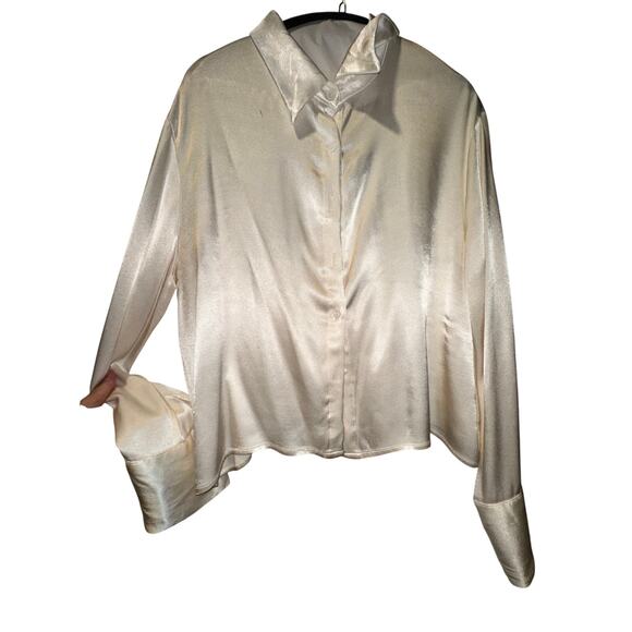SNDYS Creamy Champagne Satin Button Down Top Blouse Shirt Silky Luxe Oversized S - Picture 1 of 3